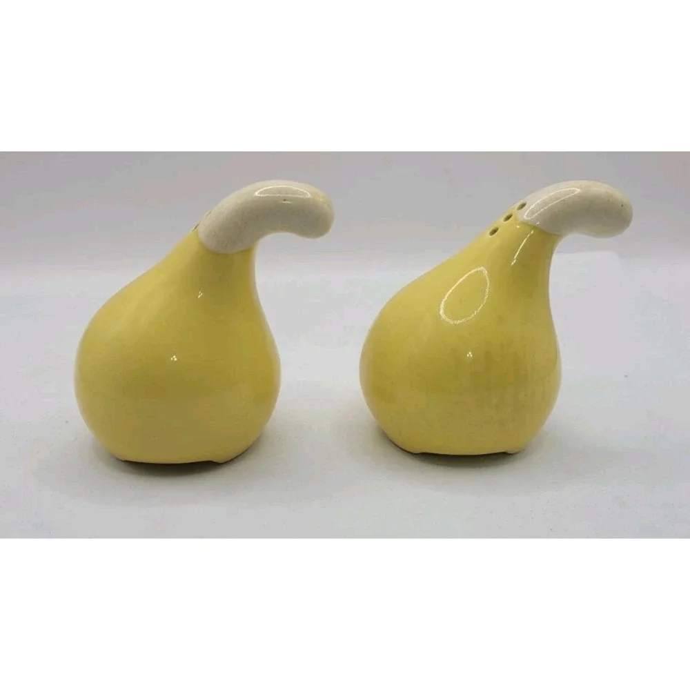 Vintage Gourd Shaped Yellow Ceramic‎ Salt And Peppr Shakers
